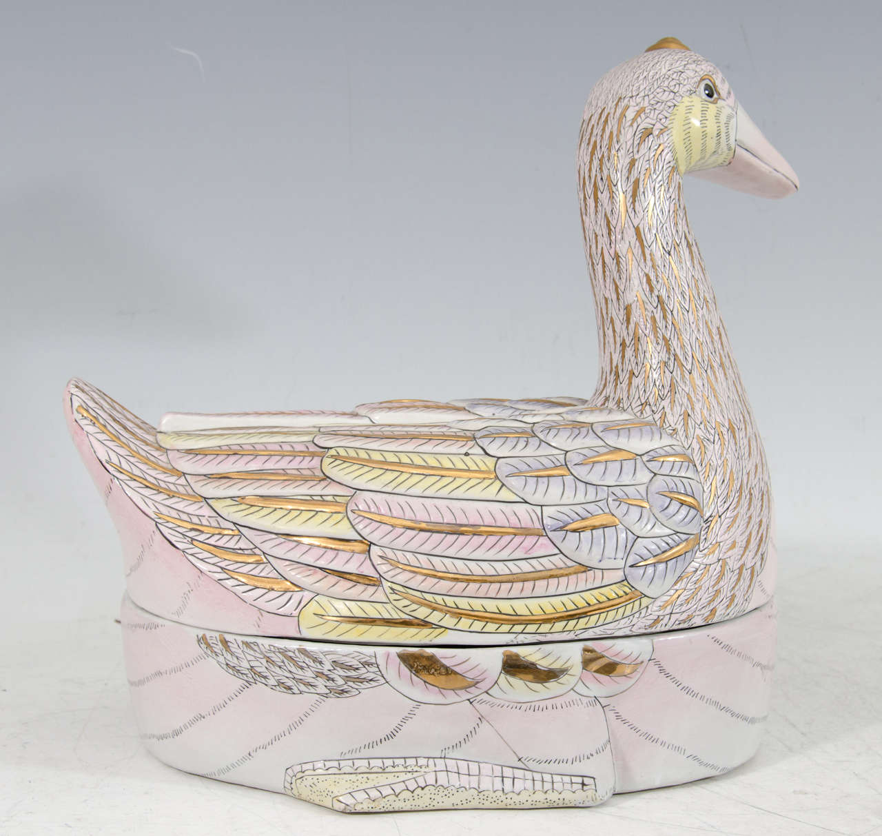 Vintage Toyo Porcelain Soup Tureen in Shape of a Goose In Good Condition In New York, NY