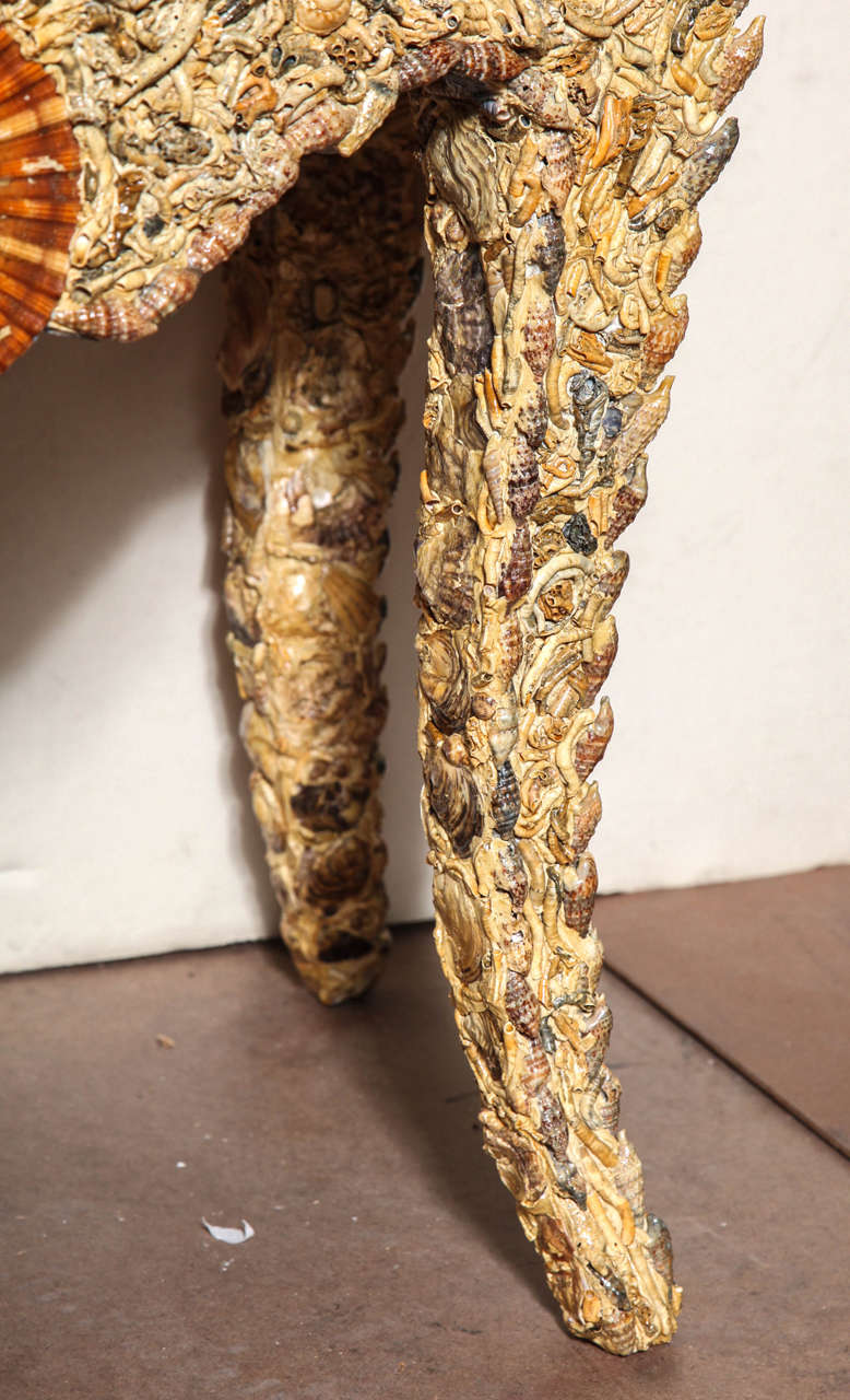 Italienische Grotto-Muschelkommode aus dem 19. Jahrhundert im Zustand „Hervorragend“ im Angebot in New York, NY