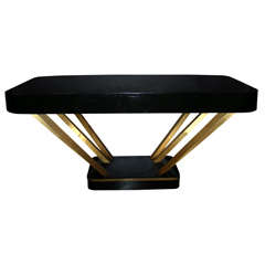 Style art deco  table.