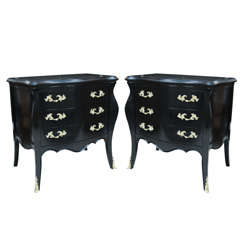 Vintage Vanleigh Furniture Black Lacquered Nightstands