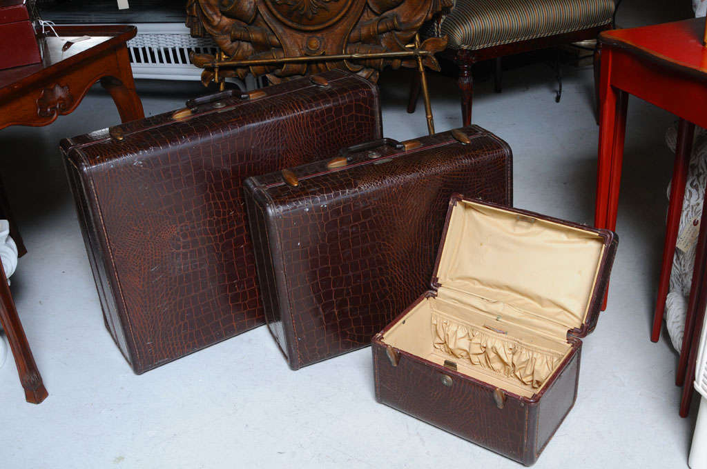 Vintage Set of Samsonite Luggage For Sale at 1stdibs