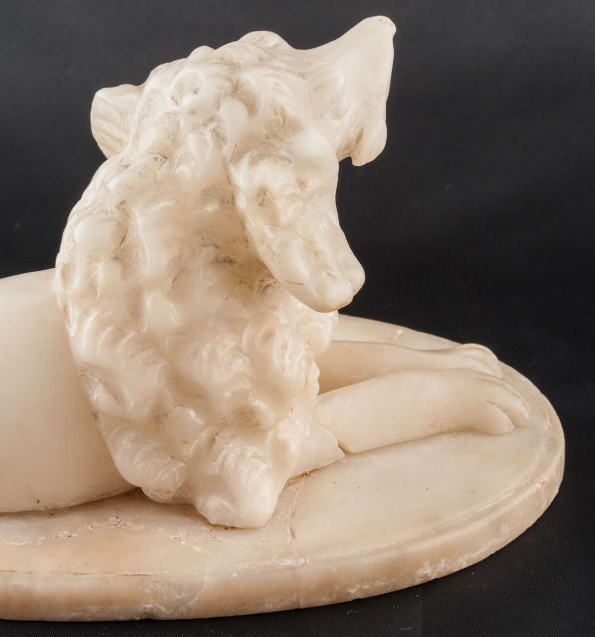 Alabaster Carving of A Dog In Good Condition For Sale In Derbyshire, GB