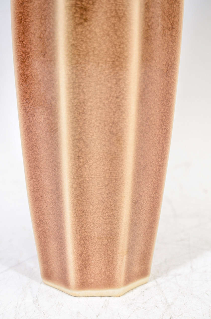 Mid Century Japanese Beige Ceramic Vase In Good Condition For Sale In New York, NY