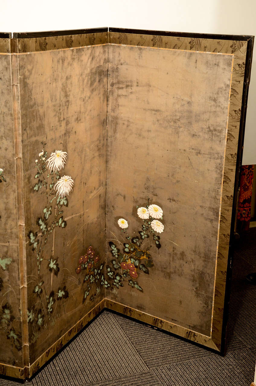 Japanese Edo Period 4-Panel Screen with Raised Flowers In Good Condition In Astoria, NY