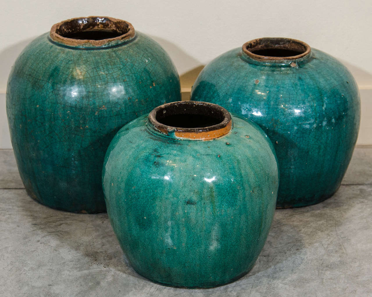 Antique Chinese ceramic ginger jars. From Hunan Province, circa 1880. With varying blue/green glazes. Several available. Sizes vary, contact the shop for details.
CR655
