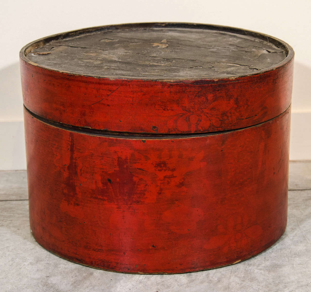 Red Lacquer Hat Box From Shanxi - 19thC Red Lacquer Hat Box From Shanxi - 19thC
