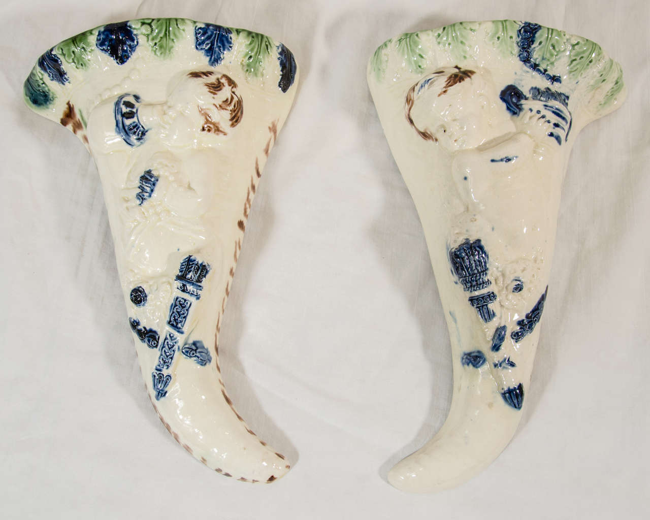 Pair 18th Century English Creamware Wall Pockets 18th Century Made circa 1790 In Excellent Condition In Katonah, NY