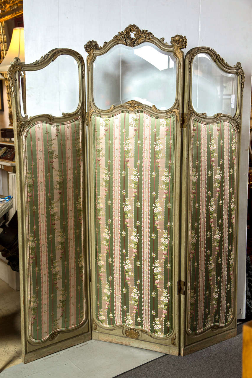 French Three Panel Folding Screen Room Divider In Good Condition In Stamford, CT