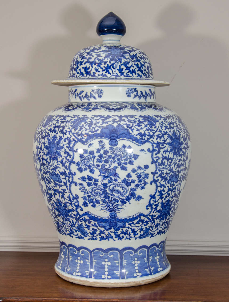 Pair of Large 20th Century Blue and White Porcelain Temple Jars For Sale 2