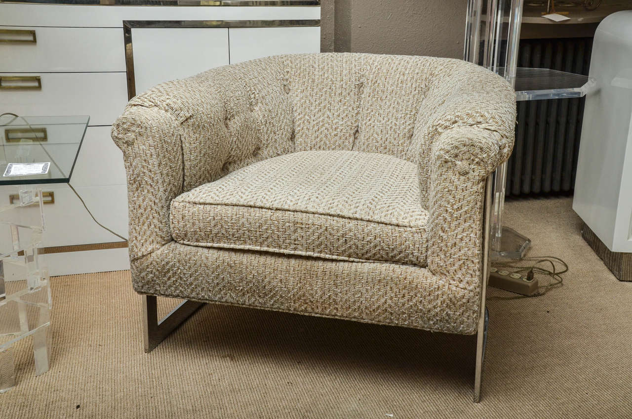 Mid-Century steel tub chair attributed to Milo Baughman with original beige tweed upholstery.