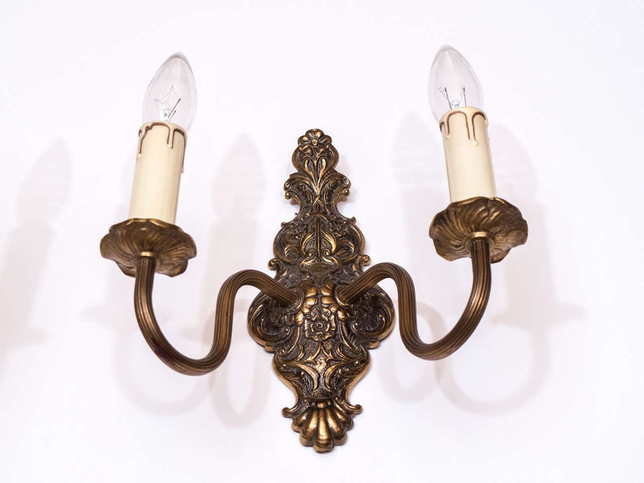 Early 20th Century Brass Neoclassical Wall Sconces For Sale