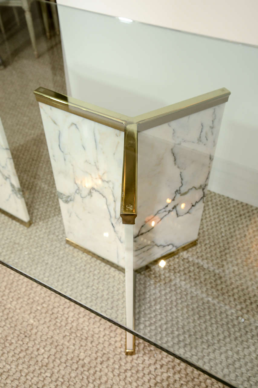 Marble Pedestal Dining Table In Excellent Condition In New York, NY