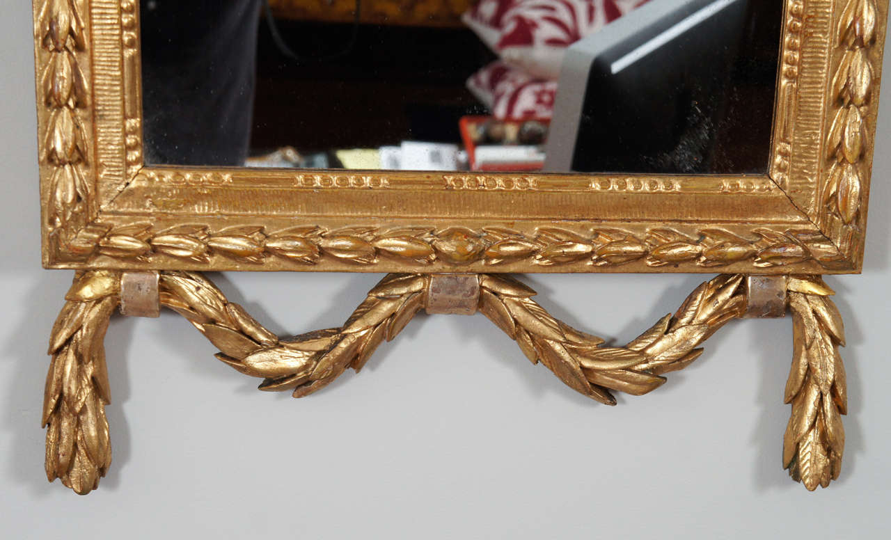 Pair of Italian Carved Giltwood Mirrors In Excellent Condition For Sale In Hudson, NY