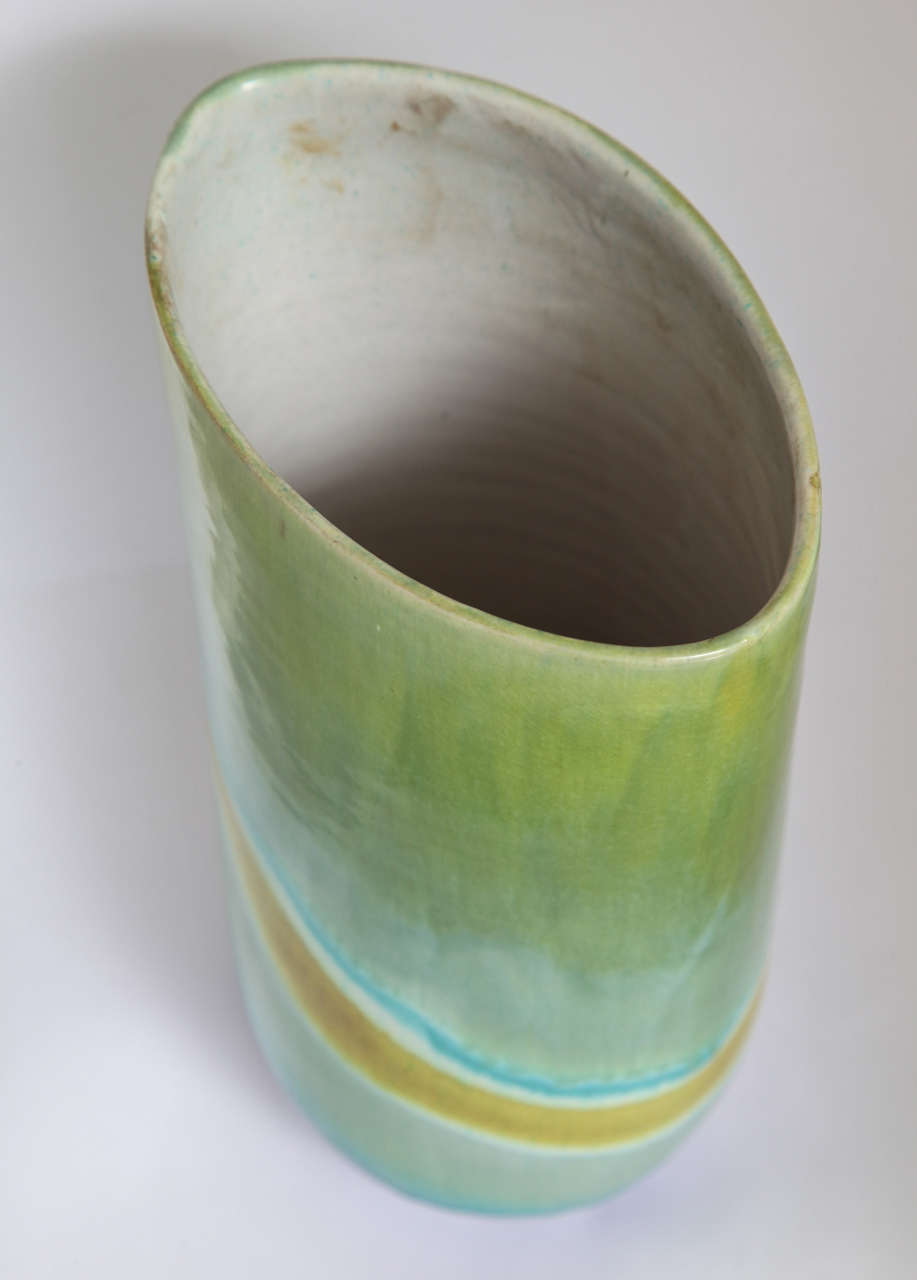 Raymor Dip-Dyed Vase In Excellent Condition For Sale In Princeton, NJ