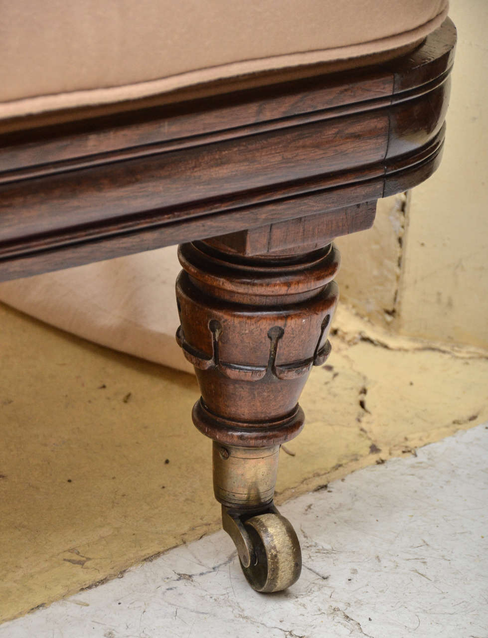 British English Rosewood Framed William IV Recamier / Chaise Lounge