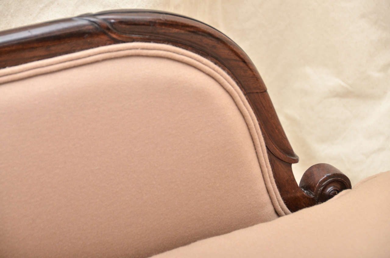 English Rosewood Framed William IV Recamier / Chaise Lounge In Excellent Condition In Southampton, NY