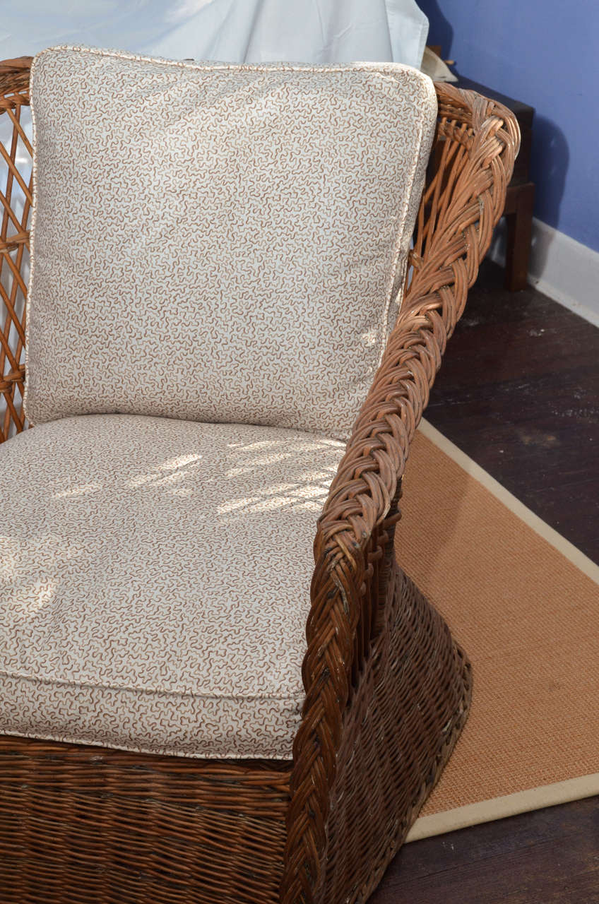 Large-Scale American 1920's Natural Wicker Lounge Chair In Excellent Condition In Southampton, NY