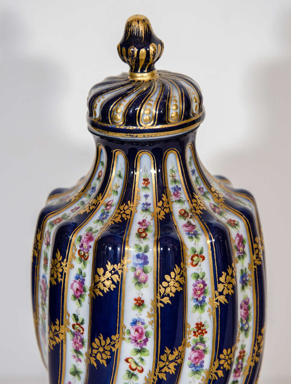 Pair of Antique French Sevres Style Porcelain and Gilt Bronze Covered Vases In Good Condition For Sale In New York, NY