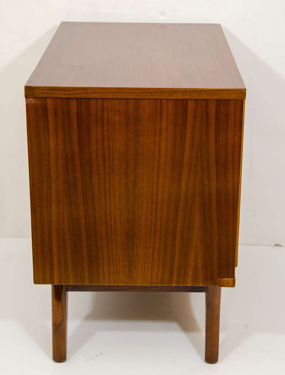 Danish Mid-Century Modern End Table In Excellent Condition In New York, NY