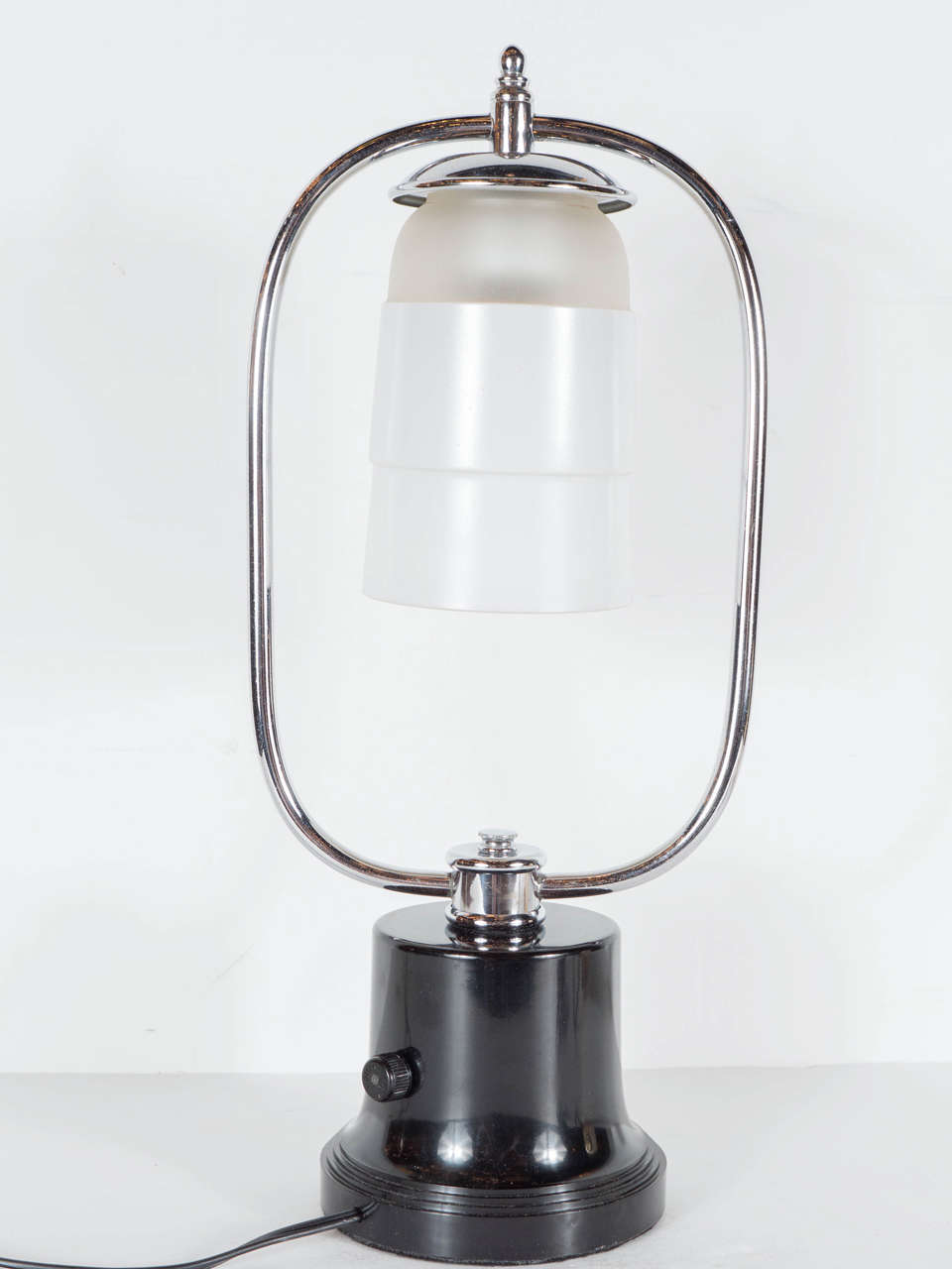 Art Deco Machine Age Table Lamp in the Manner of Walter Von Nessen In Excellent Condition In New York, NY