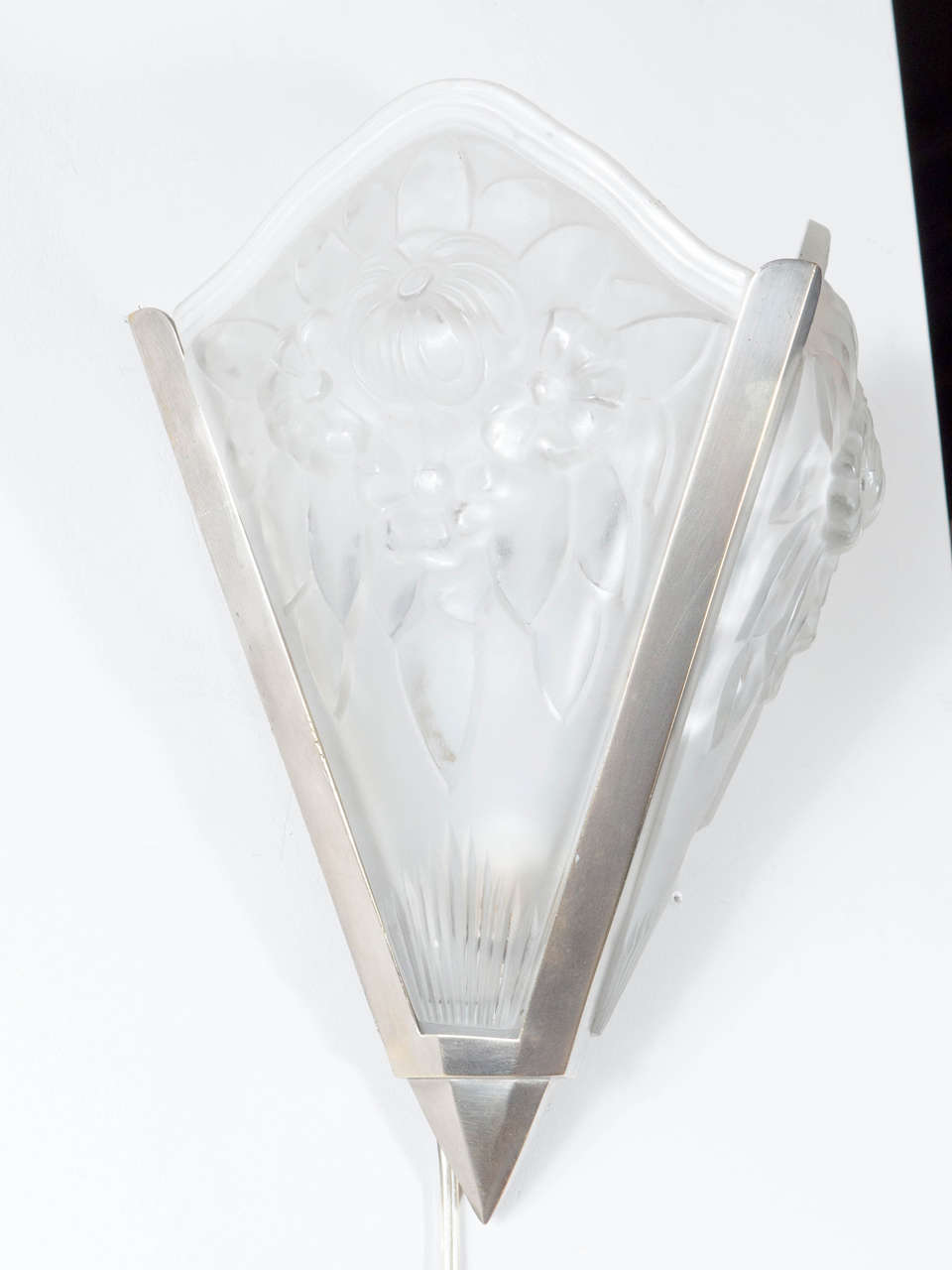 French Gorgeous Art Deco Scone with Relief Frosted Glass In The Manner Of Degue For Sale