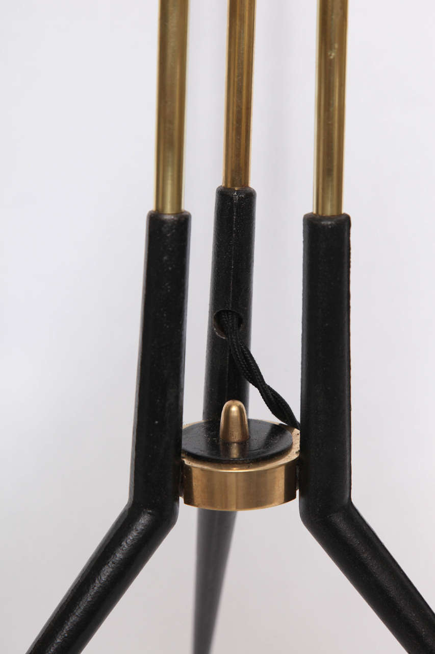 1950s French Modernist Painted Metal and Brass Table Lamp In Excellent Condition In New York, NY