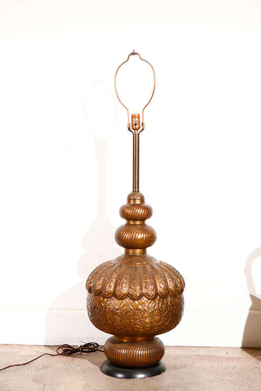 Moroccan Vintage Brass Embossed Table Lamp For Sale at 1stdibs
