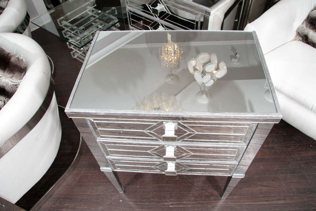 Pair of Neoclassical Style Silver Trim 3-Drawer Diamond Mirrored Nightstands For Sale 1