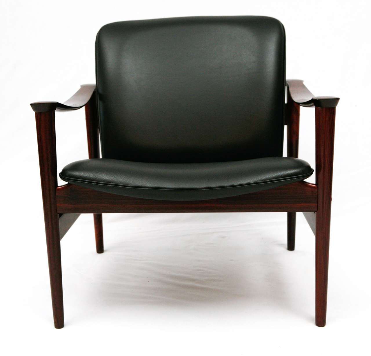 Frederik Kayser Rosewood Model 711 Lounge Chair                     Re-Upholstered in Black Leather Produced by Vatne Lenestolfabrik