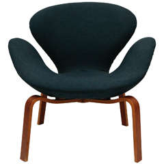 Arne Jacobsen "Swan" Chair