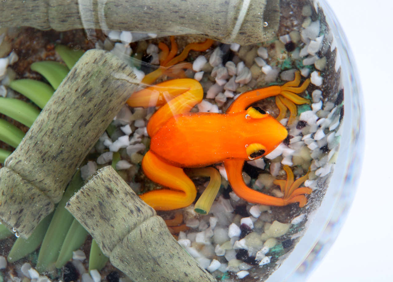 American Gordon Smith Orange Tree Frog Paperweight For Sale