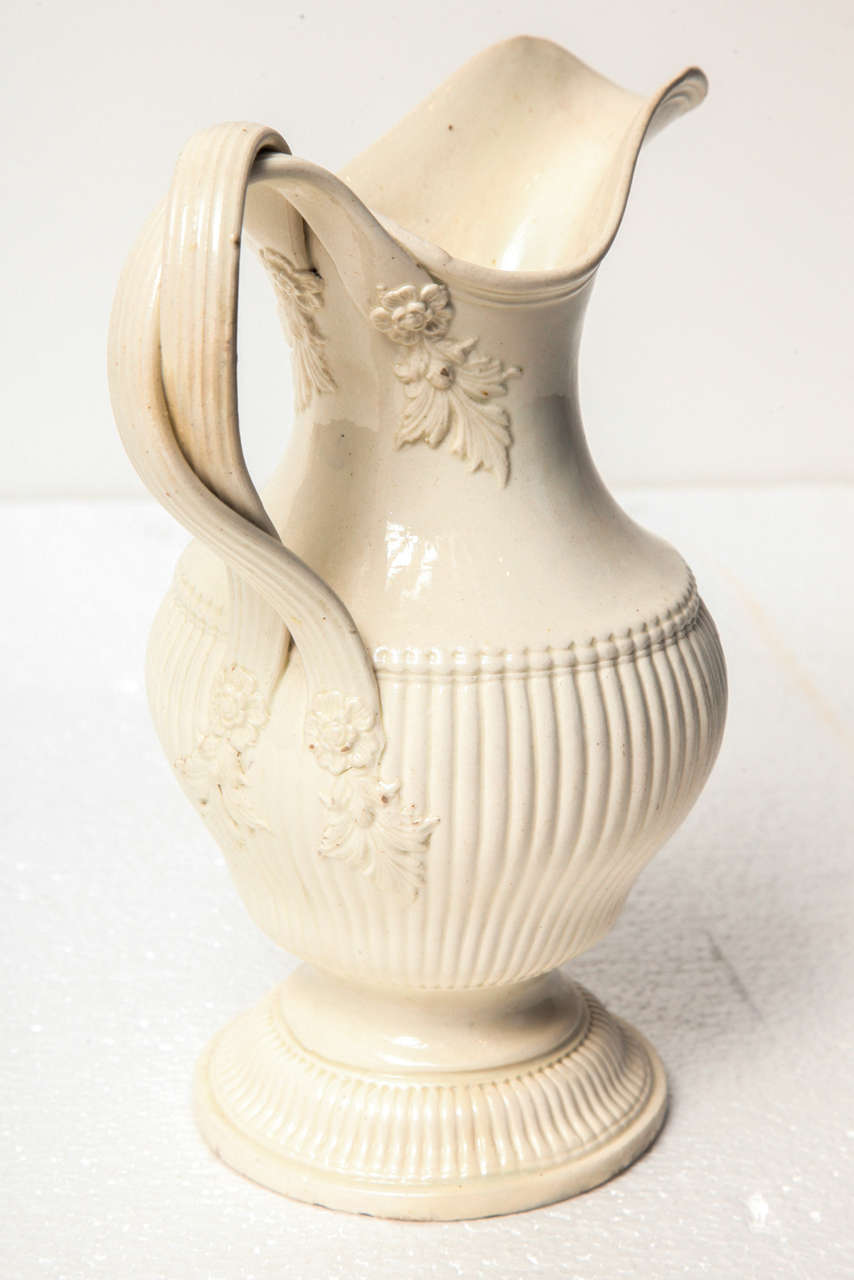 Early 19th Century Creamware Jug In Excellent Condition In New York, NY