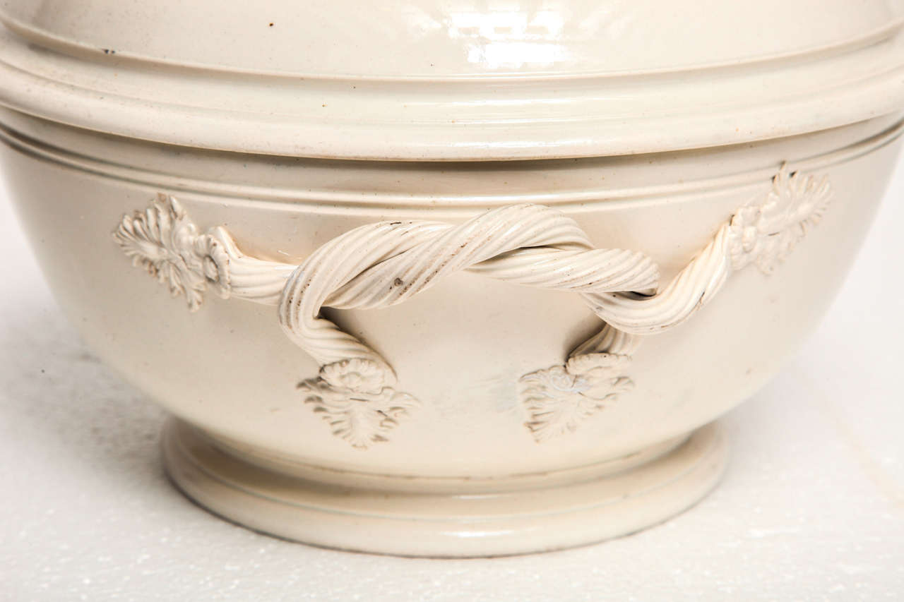 18th Century Leeds Creamware Tureen In Good Condition For Sale In New York, NY