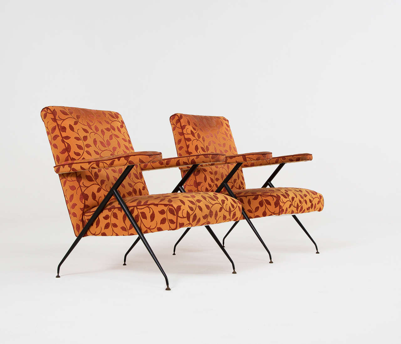 Mid-Century Modern Pair of Italian Reclining Lounge Chairs