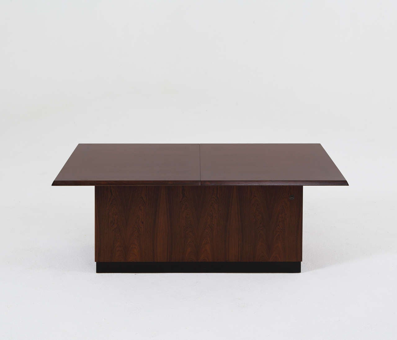 Mid-20th Century Luxury Danish Rosewood Coffee Table with Dry Bar