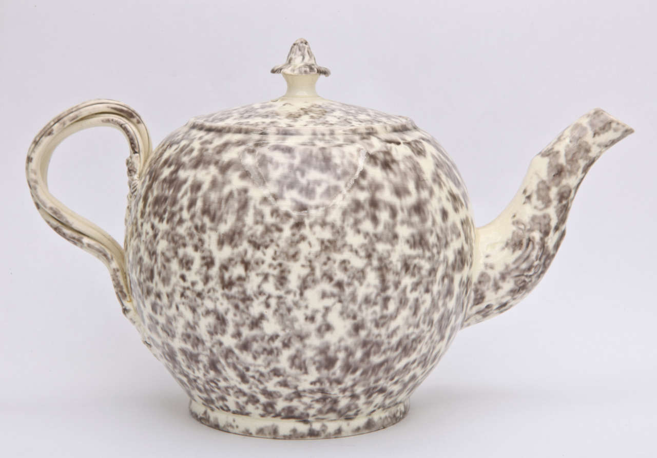 Rare English, Creamware Pottery Teapot with Gray Tortoise Glazes In Excellent Condition For Sale In New York, NY