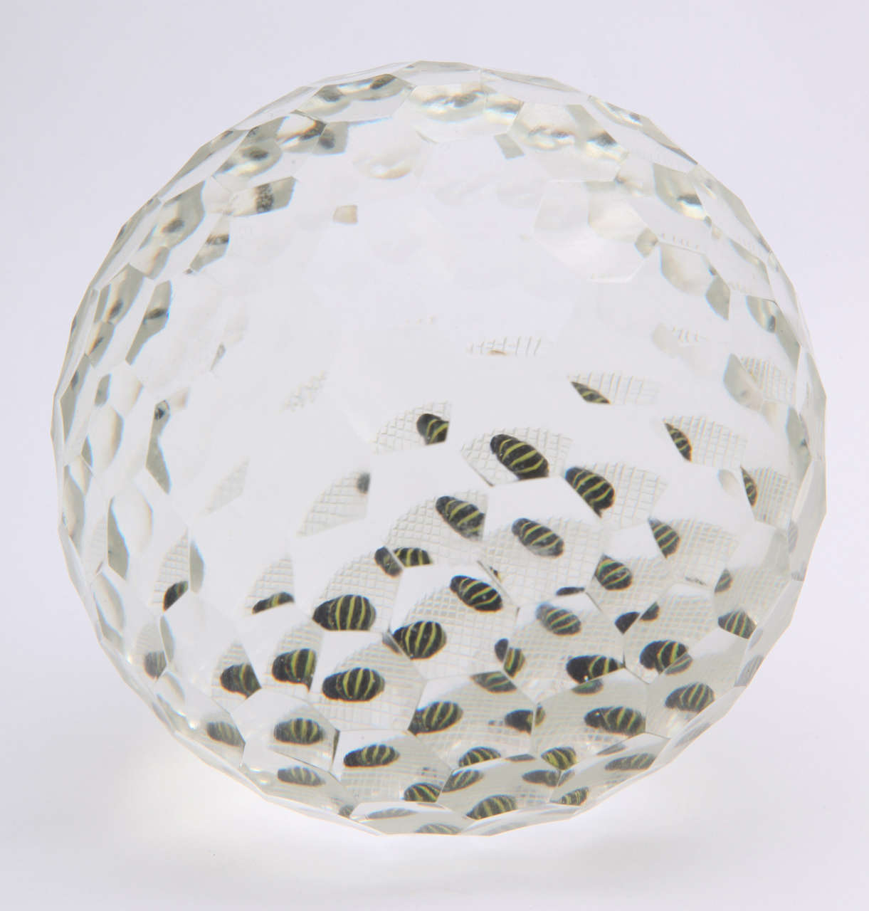 Perthshire Magnum Honeycomb Faceted, Bee Paperweight In Excellent Condition In New York, NY