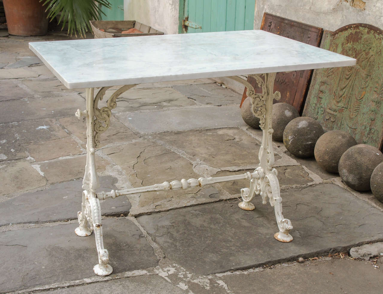 French Napoleon III Cast Iron Garden Table In Good Condition In New Orleans, LA