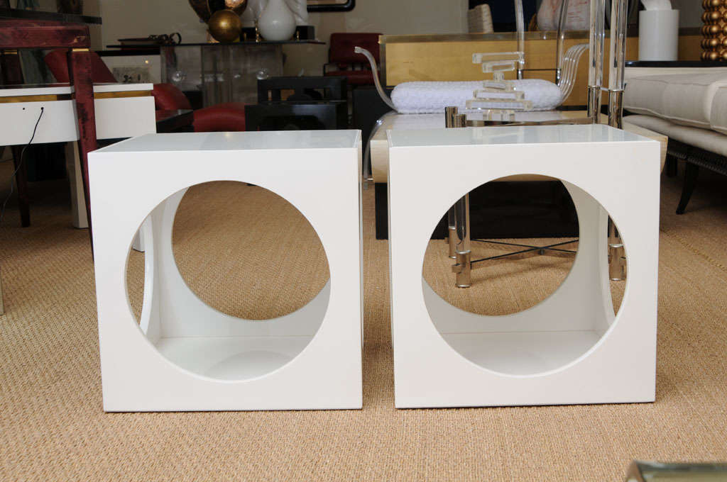 Sculptural Cutout White Lacquered End Tables In Excellent Condition In North Miami, FL