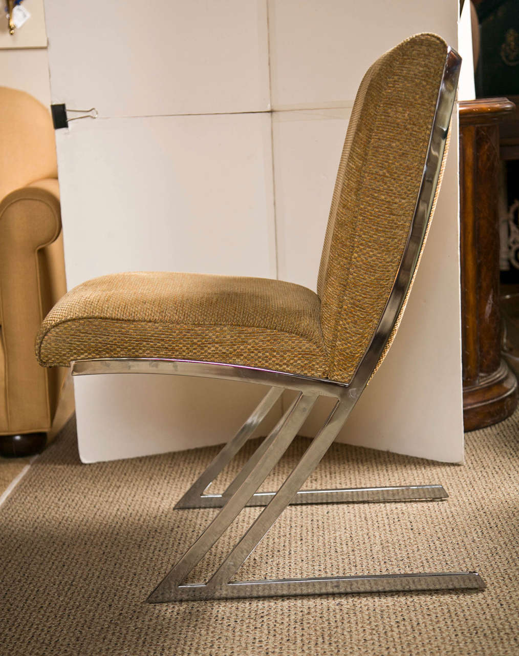 Set Of Four Mid Century Steel Base Dining Chairs In Excellent Condition For Sale In Bedford, NY
