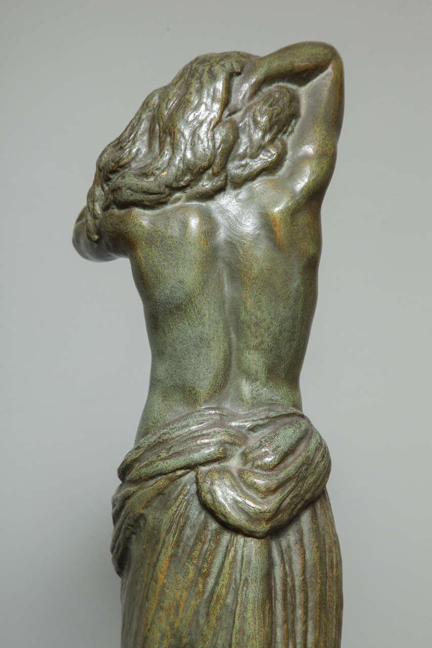 Französische französische Art-Déco-Bronzefigur von Georges Gori im Angebot 4