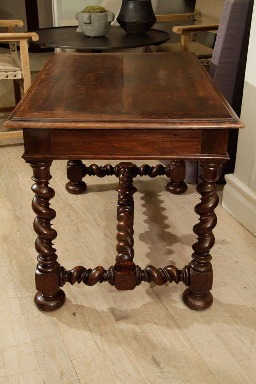 19th Century English Two-Drawer Walnut Table For Sale 3