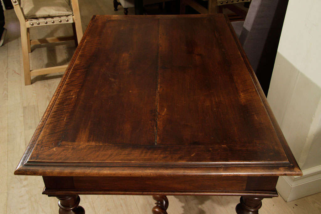 19th Century English Two-Drawer Walnut Table For Sale 4