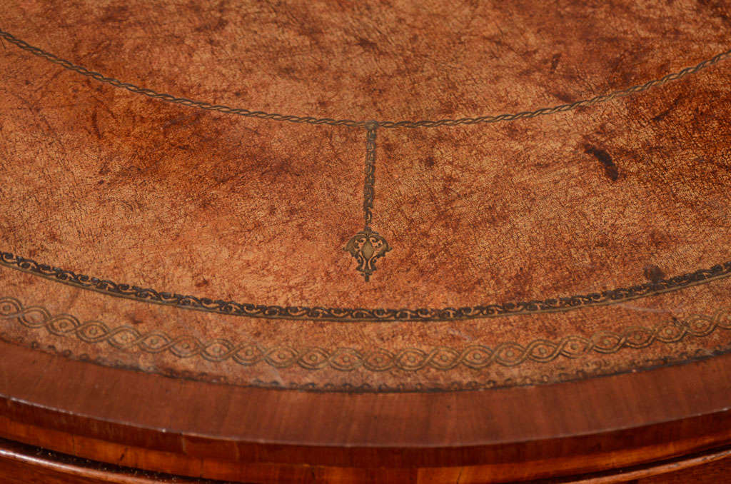 A Pair of 19th Century English Mahogany Drum Tables For Sale 3