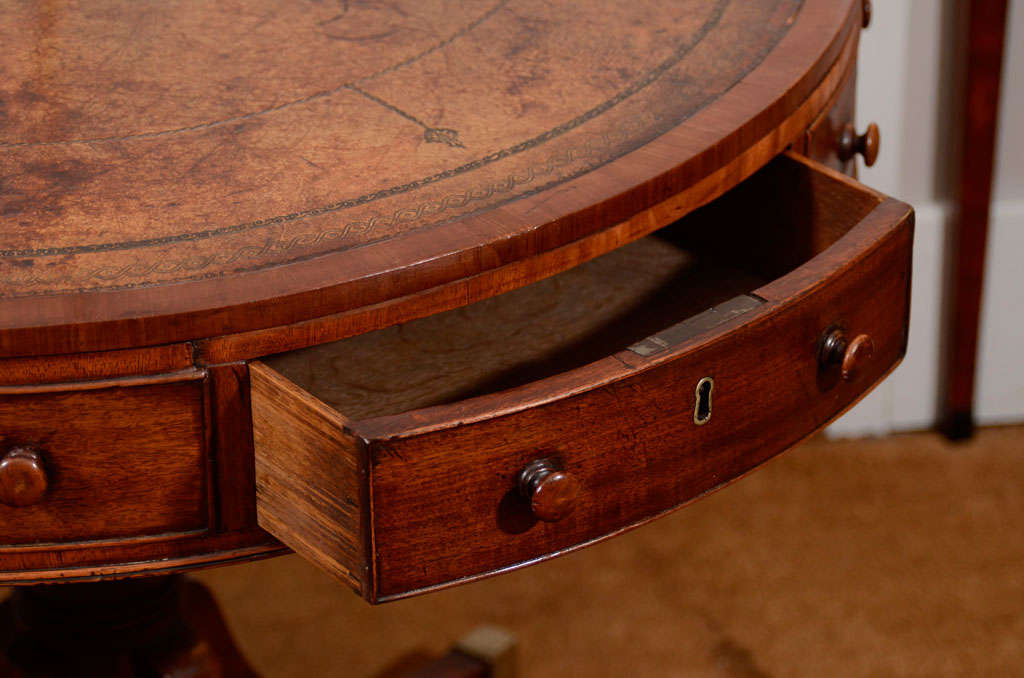 A Pair of 19th Century English Mahogany Drum Tables For Sale 4