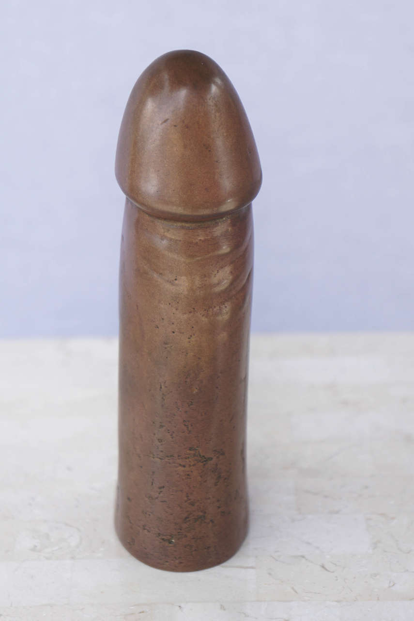 what is a phallic symbol