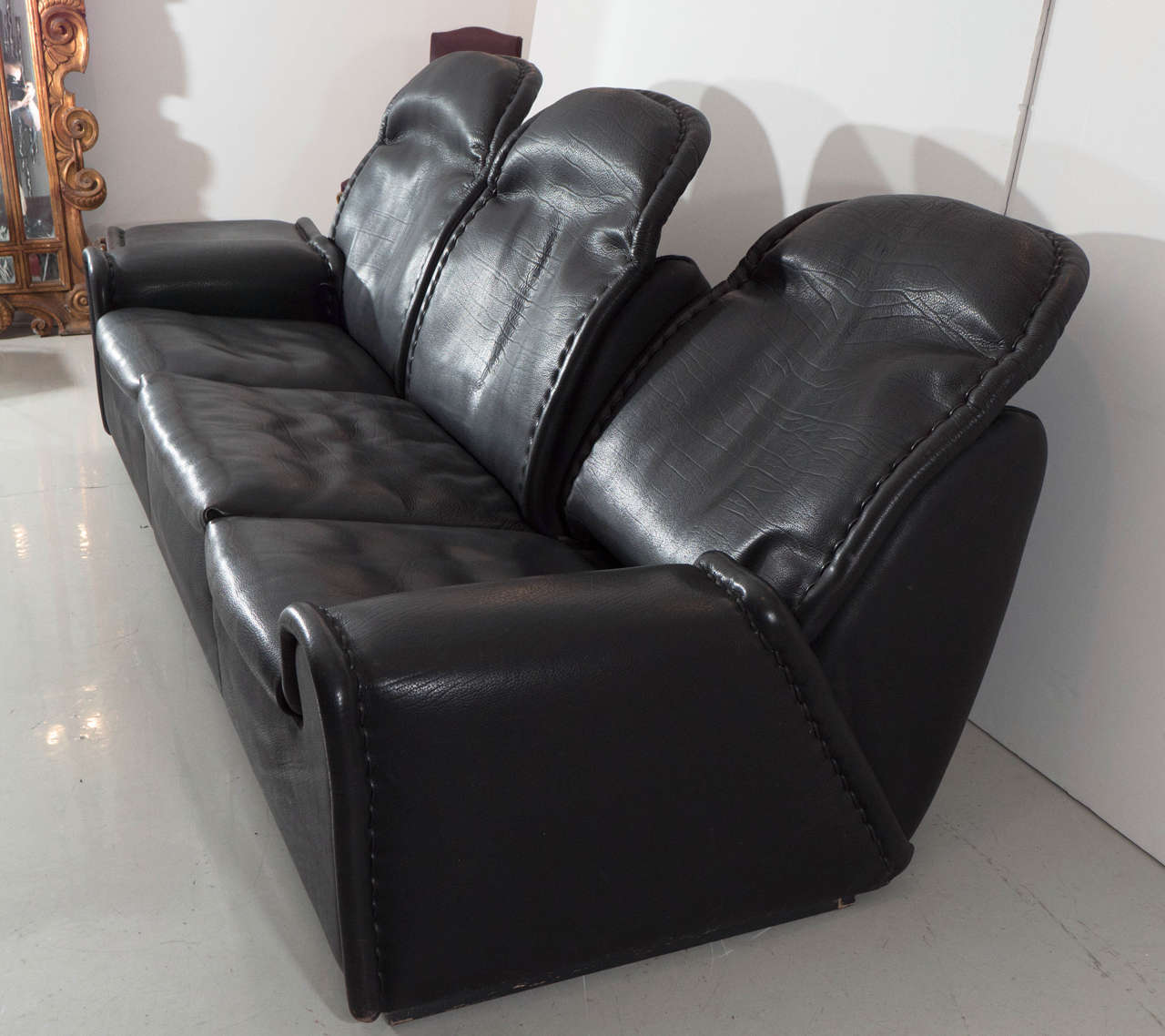 De Sede for Pace Collection Reclining Bull Leather Sofa  For Sale 1