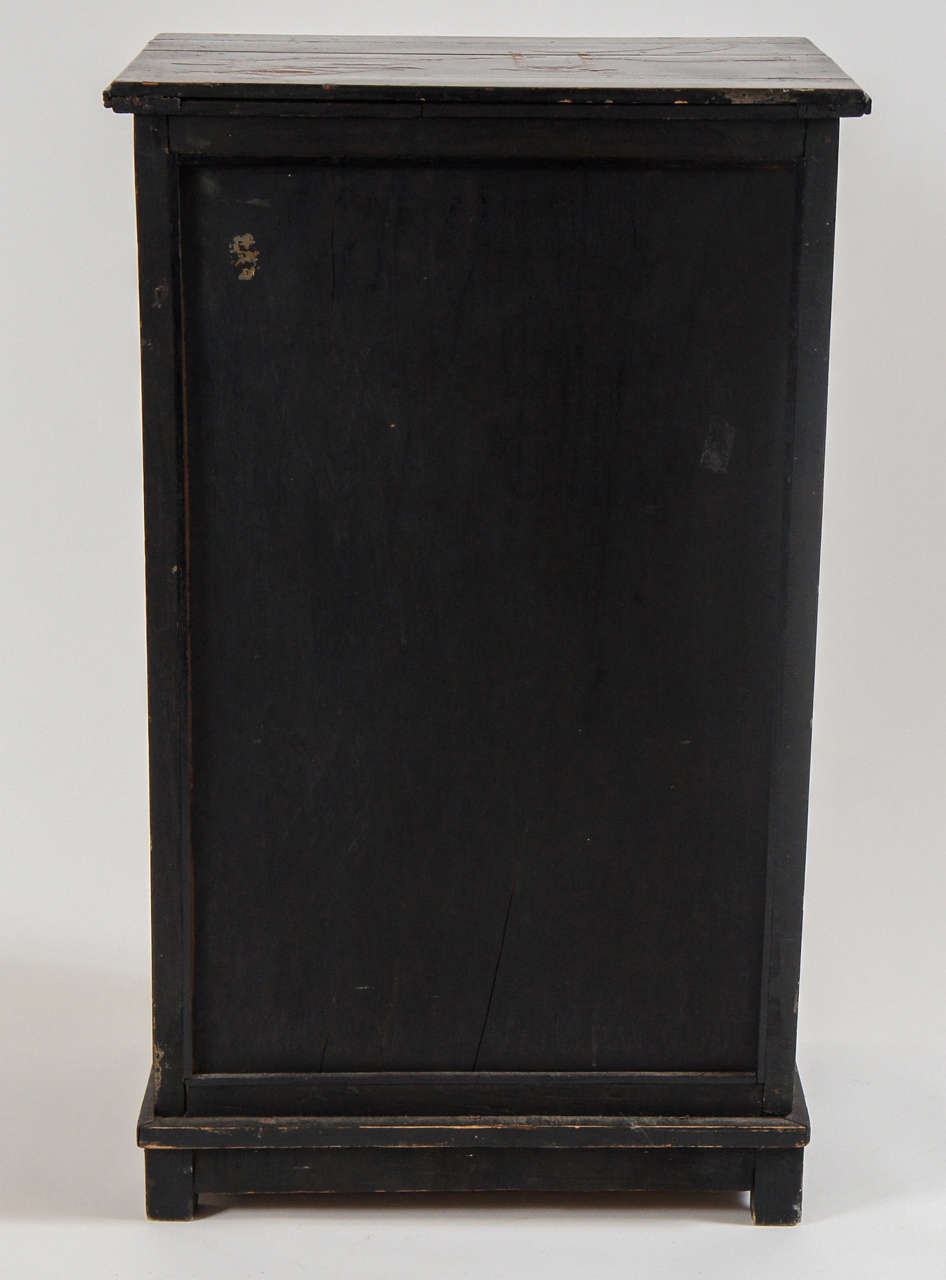 Chinoiserie Lacquer Pedestal Cabinet - England, circa 1830 4