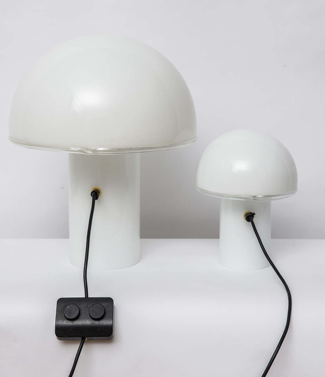 Pair of Artemide Glass Lamps by Vistosi, 1970s, Italy In Excellent Condition In Miami, FL