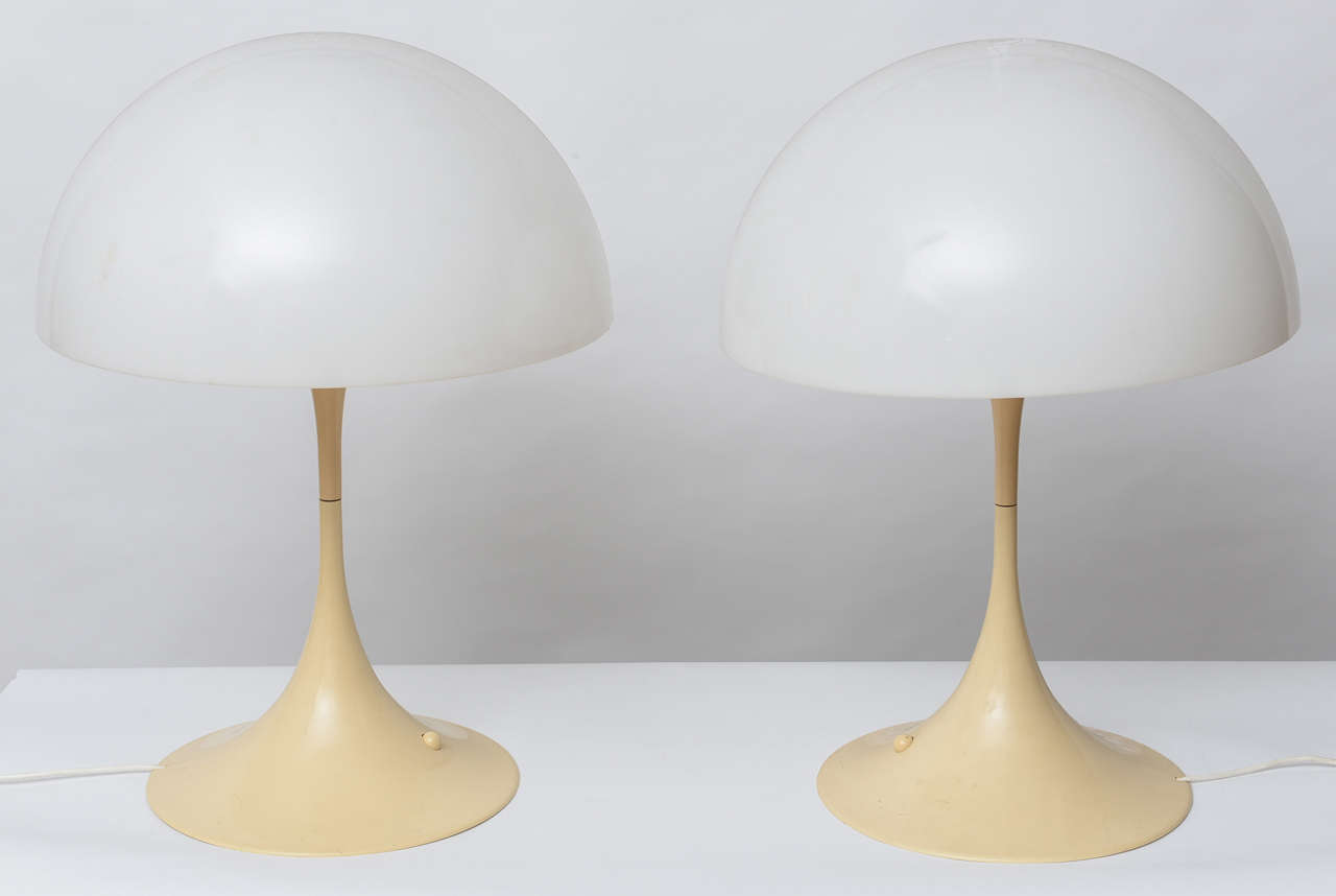Pair of Panthella Lamps by Verner Panton for Louis Poulsen, 1970s In Good Condition In Miami, FL